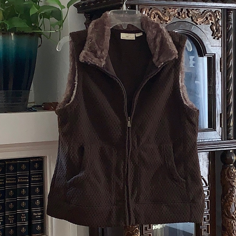 New The Eagles Eye Faux Velvet & Faux Fur Vest, Size Large